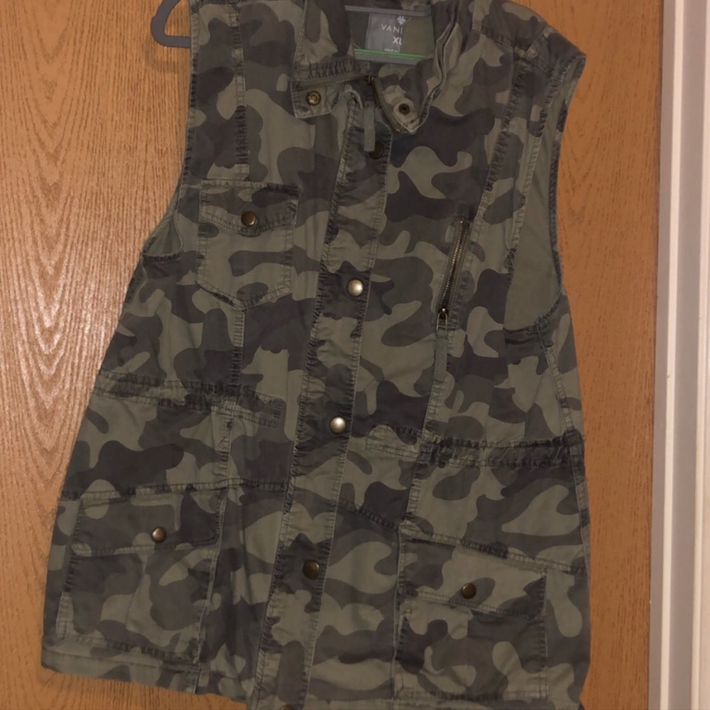 Vanity Camo Vest
